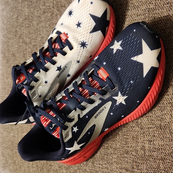 Brooks Women's Patriotic Edition Running Shoes, Launch 8, Sz 7.5m - Picture 2 of 5